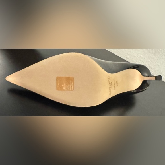 JIMMY CHOO Black Patent Leather Pumps with JC Emblem NWT | 8.5 US - Picture 13 of 15